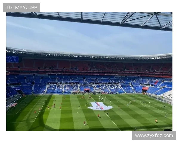 全球瞩目的足球巨星们如何在绿茵场上书写传奇人生与辉煌成就